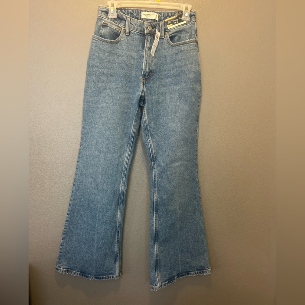NWT Abercrombie & Fitch Curve Love High Rise Vintage Flare Jeans 26 Short